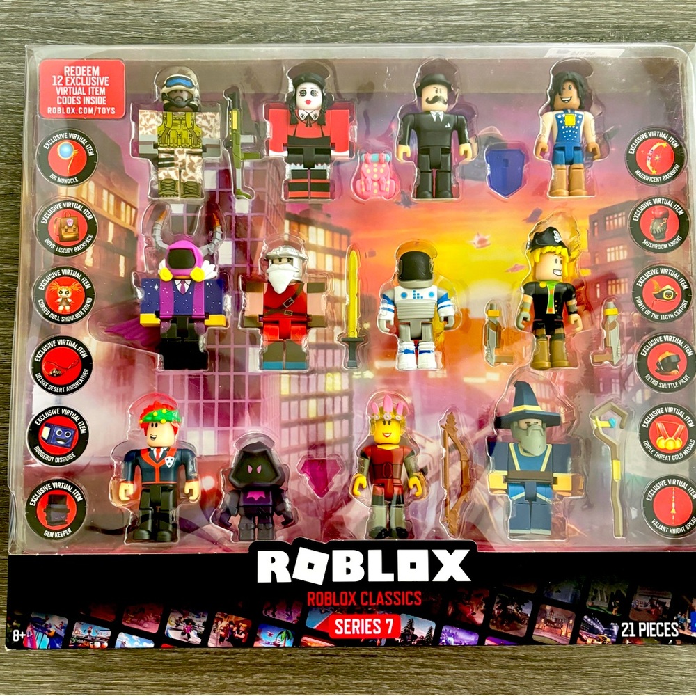 NEW Roblox series 7 figures